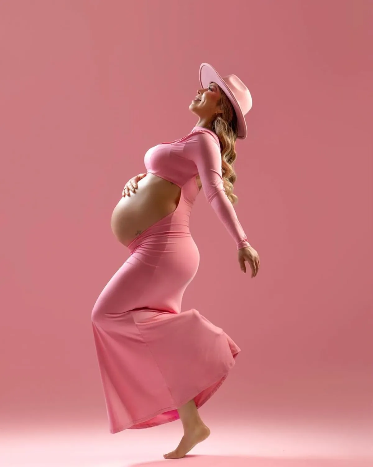Dedysler Cut Out Maternity Dress for Photos Open Belly Long Sleeve Photography Gown Square Neck Maternity Outfit Dresses