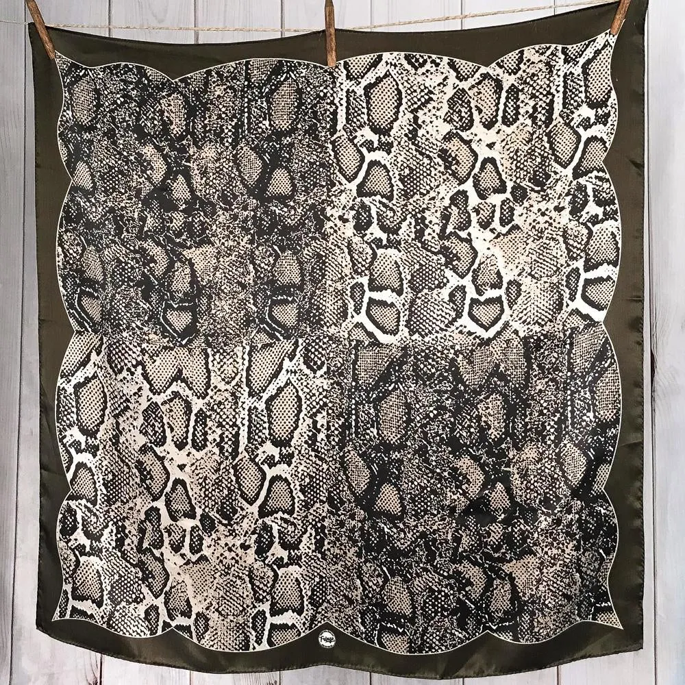 Snakebit Scarf